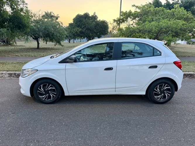 Chevrolet Onix JOY Hatch 1.0 8V Flex Mec. 4P 2018