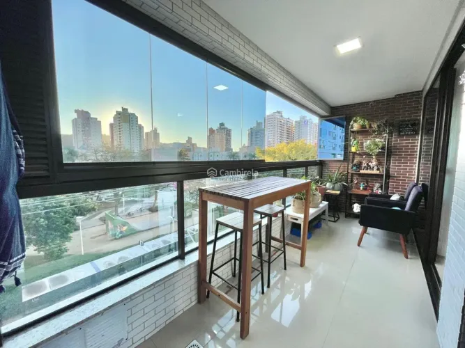 Apartamento à venda no Kobrasol São José.