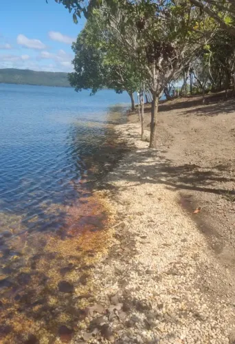 Chácara beira lago, sentindo Lageado c Área privativa km 31, frente lago toda aberta