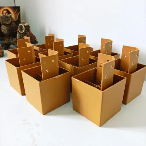 Kit com 10 Pés Plásticos para Móveis 7X7cm Guarda-Roupa Armário Usado