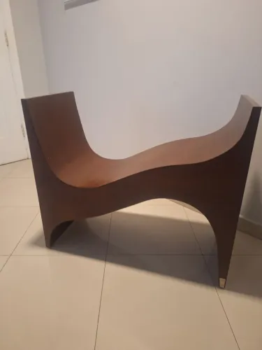 Base de mesa, em madeira organica. Semi nova, excelente estado.