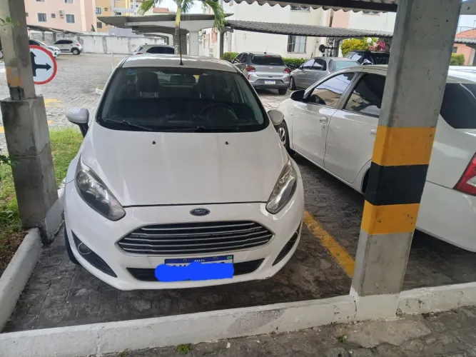 Ford Fiesta 1.5 16V Flex Mec. 5P 2015