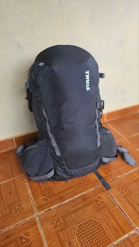 Mochila Cargueira trekking camping Thule 35l extremamente reforçada 