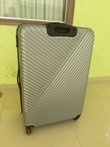 Mala Grande ABS com Rodinhas 360° e Cadeado TSA - Cinza