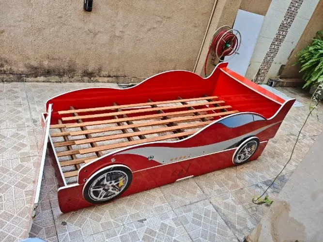 Cama Infantil Carro Vermelha com Estrado - Usada