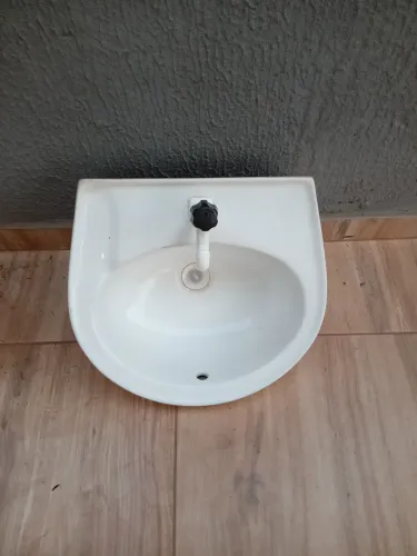 Vendo Pia para banheiro