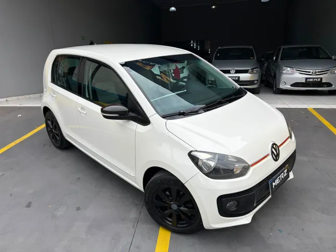 Volkswagen Up! Black/white/red 1.0 T. Flex 12V 5P 2015