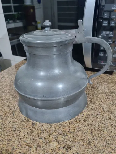 Peca antiga de estanho 20 cm de altura
