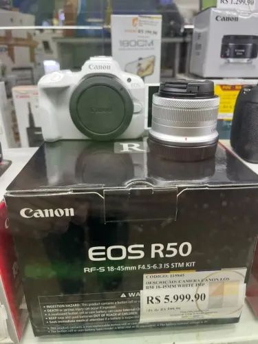 CÂMERA CANON R50