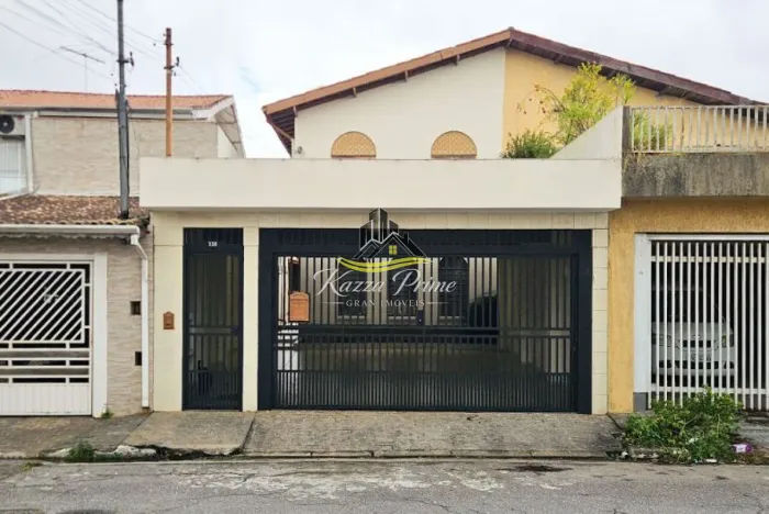 Sobrado para venda em Vila Santo Antônio com 6 quartos, sendo 1 suíte, 236m²