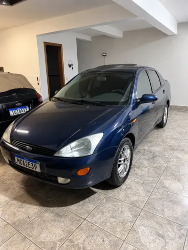Ford Focus Ghia Sed. 2.0 16v/ 2.0 16V Flex 4P 2001