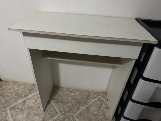 Escrivaninha usada