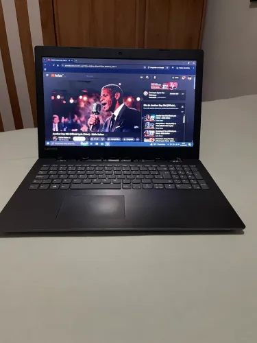 Notebook Lenovo com um tera de memória e 4 de rã 