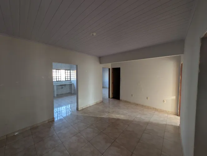 Alugo casa 3 quartos na QR203 samambaia norte