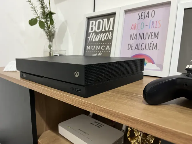 Xbox One X 1t