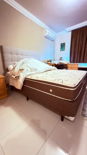 Cama Box Queen