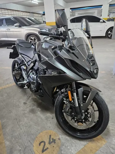 SUZUKY GSX 8R moto impecável