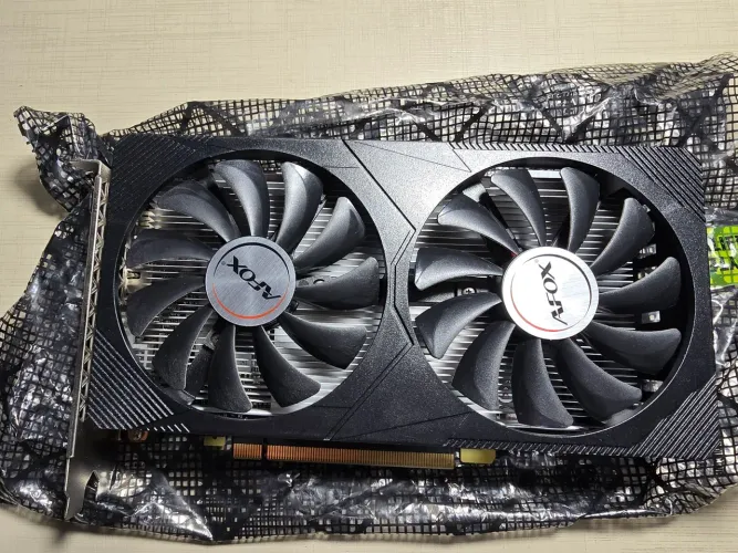 Geforce GTX 1650 AFOX praticamente nova
