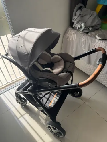 Carrinho de Bebê MaxiCosi Zelia