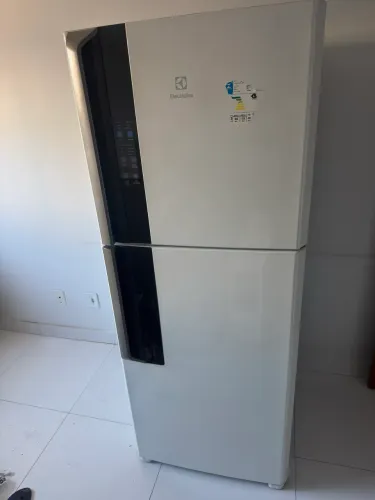 GELADEIRA 550 LITROS ELECTROLUX SEMI NOVA