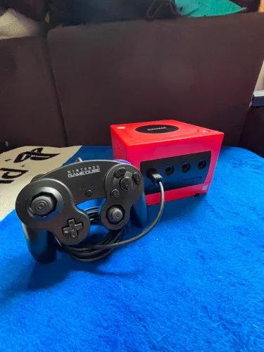 NINTENDO GAMECUBE VERMELHO + GCLOADER 128GB LOTADO DE JOGOS