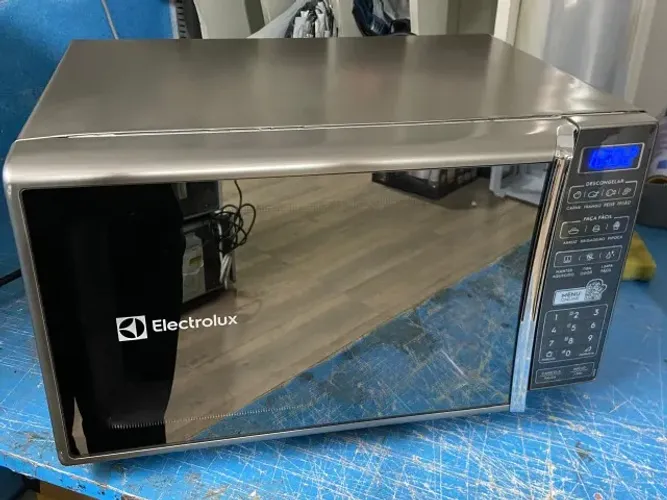Micro-ondas de Bancada Electrolux Prata 27L Modelo MS37R