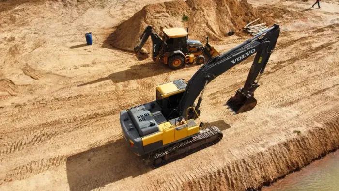 Escavadeira Volvo EC200D - Ano 2022