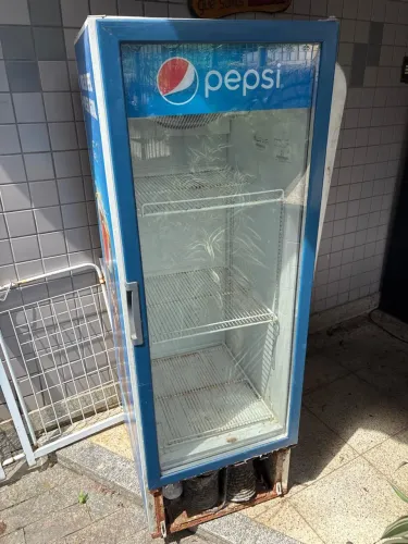 Freezer profissional com motor parado