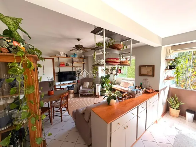 Venda dde apartamento de 1 quarto , 1 vaga- No canto da Lagoa da Conceição- Florianópolis-