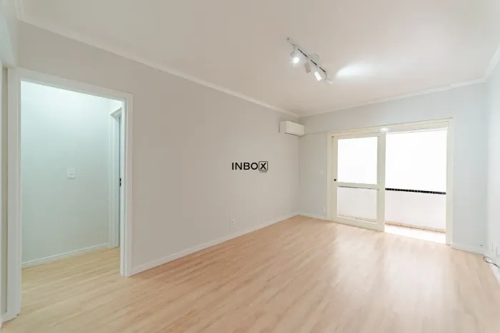 Apartamento 1 dormitório totalmente reformado e semi mobiliado no Centro Histórico de P. A