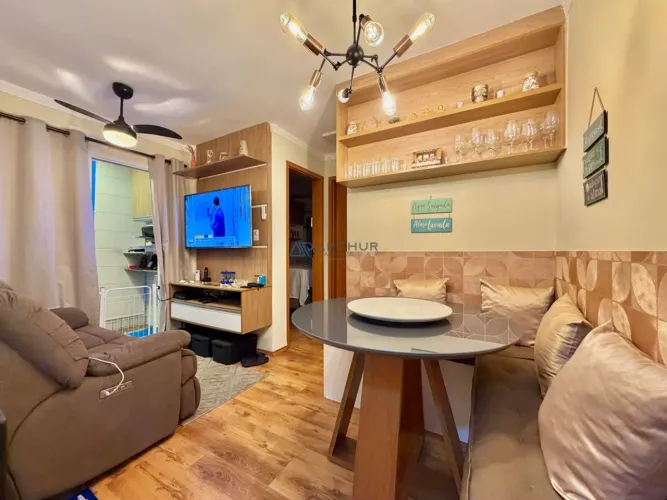 Apartamento semimobiliado à venda em Praia Grande com 2 quartos e 1 vaga