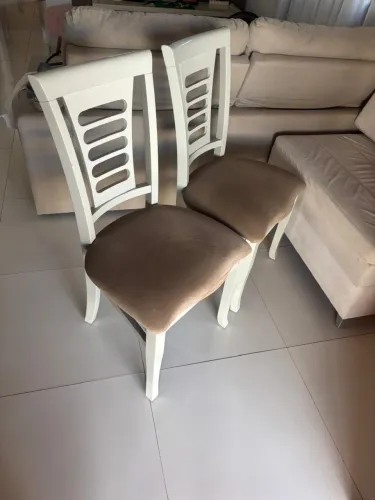 Vendo duas lindas cadeiras