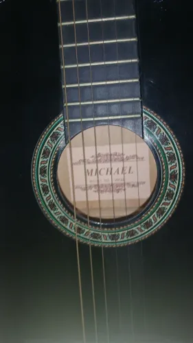 Violão super conservado, pouco usado
