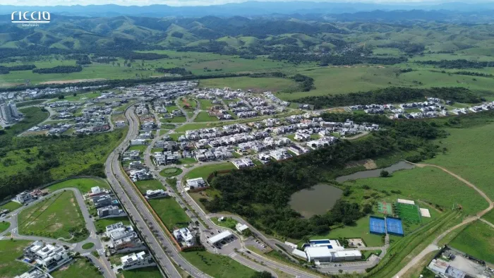 Terreno à venda no Condomínio Alphaville 2, com 466 m2 Próximo Praça com Médio Aclive