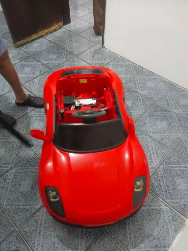 Carrinho Elétrico Infantil de Bateria Recarregável