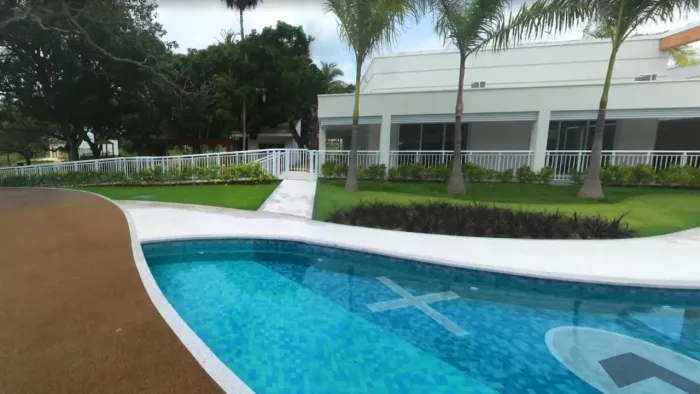 Lote beira lago com 510 metros quadrados no Azur - Centro - Eusébio - CE