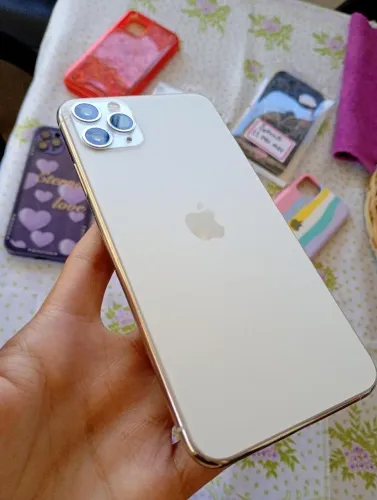 iPhone 11 Pro Max 256gb bateria em 95%