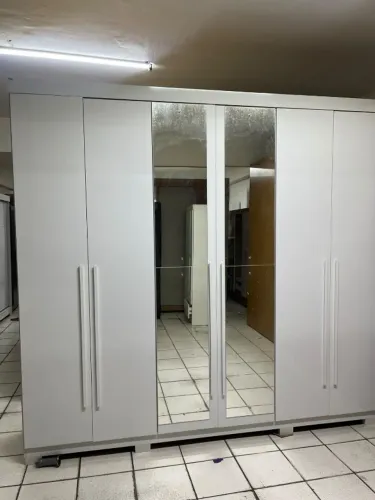Guarda Roupa de Casal com espelho a pronta entrega