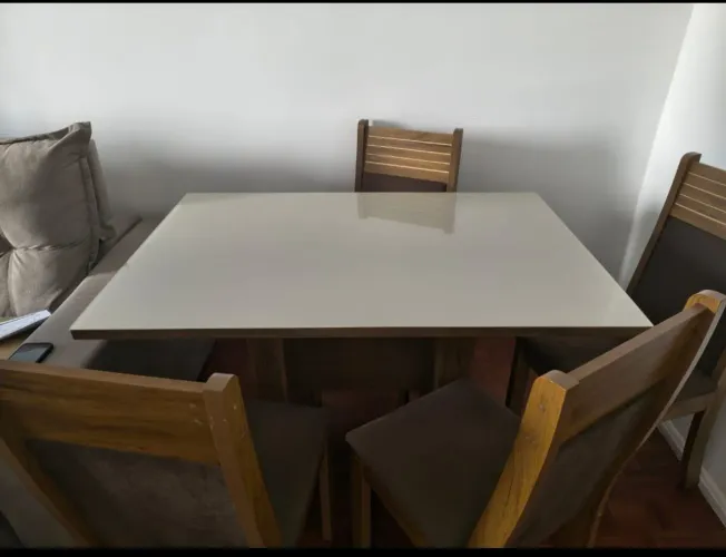 Mesa madeira 4 cadeiras
