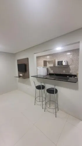 Apartamento de 1 Quarto Totalmente Mobiliado para Alugar. Otimo estrutura.