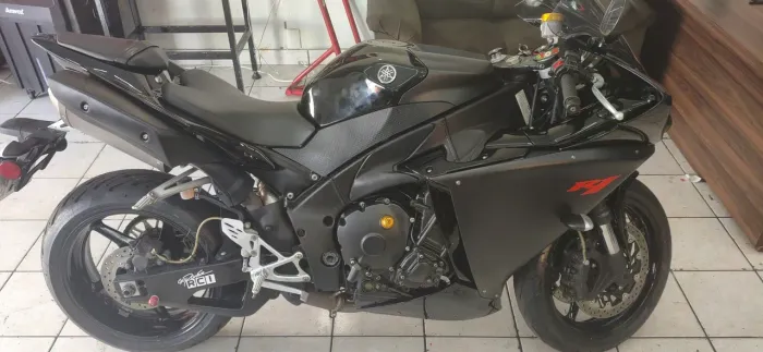 R1 Yamaha