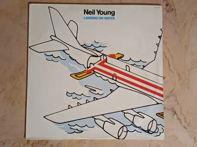 Neil Young - Landing on Water Lp