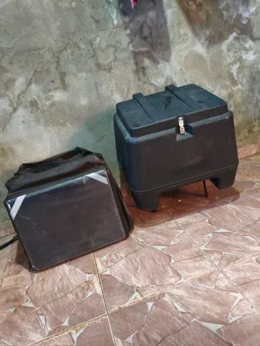 BAÚ E BAG PARA MOTO NOVINHOS= 350,00
