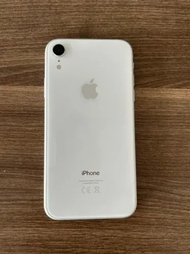 Iphone Xr com alguns trincos na pelicula
