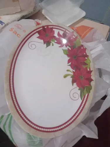 Travessa oval de melania com estampa de poinsetia (flor de natal)