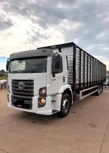 vw 24-280 6x2 ano 2019 boiadeiro 11,5m