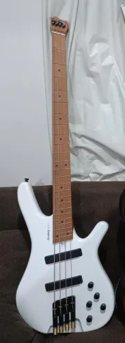 Baixo Stringberg Next 4 cordas Headless