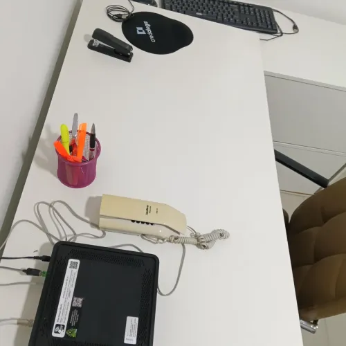 Mesa de escitorio dois módulos + cadeira