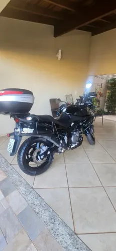 Vstrom 650 com assessórios 