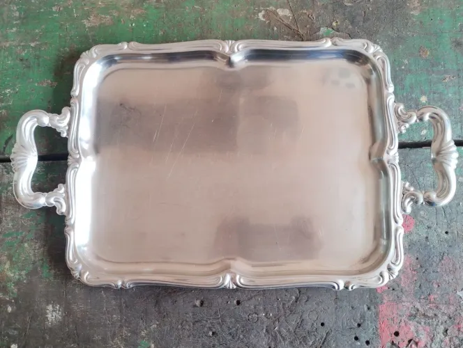 BANDEJA VINTAGE EM INOX 18/8 MARCA MERIDIONAL TAMANHO 52X30CM COM ALÇAS DECORADAS